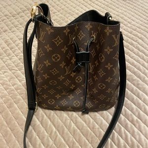 Dupe Monogram Bucket Bag • EUC!